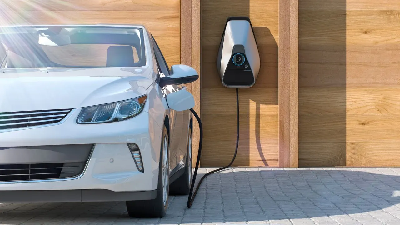 Advantages of Electric Cars: Fuel Efficiency, Savings, Renewable Resources