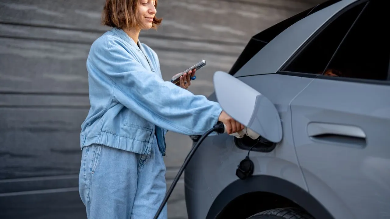 Electric Vehicle Market Growth and Projections: A Trendy Overview